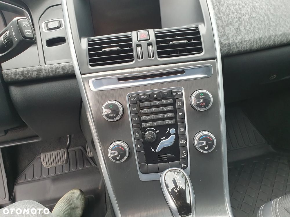 Volvo XC 60 D4 AWD Base - 14