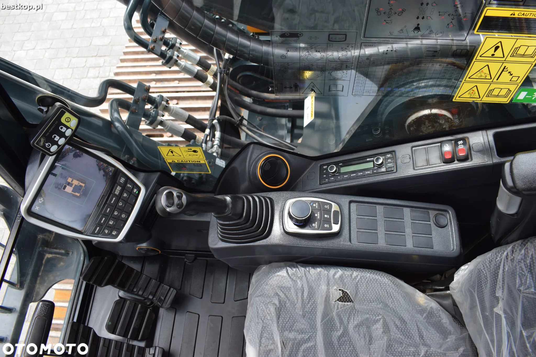 Hyundai HX300AL - 22