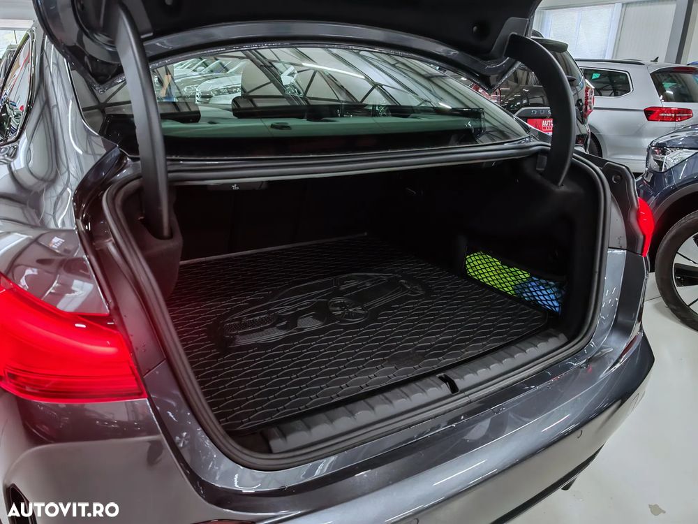 BMW Seria 2 218i Aut. M Sport - 33