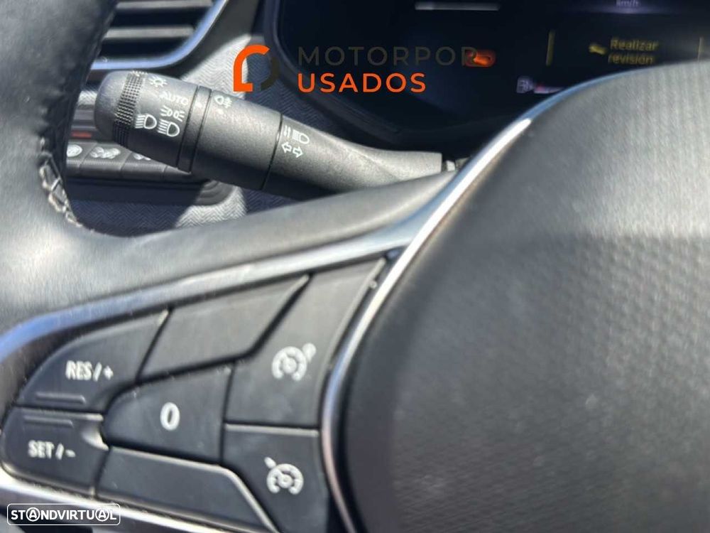 Renault Clio 1.0 TCe Techno — fotografia 10