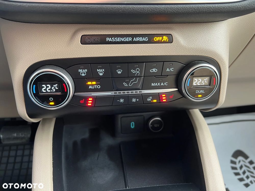 Ford Kuga 2.5 Duratec FHEV 4x4 TITANIUM - 13