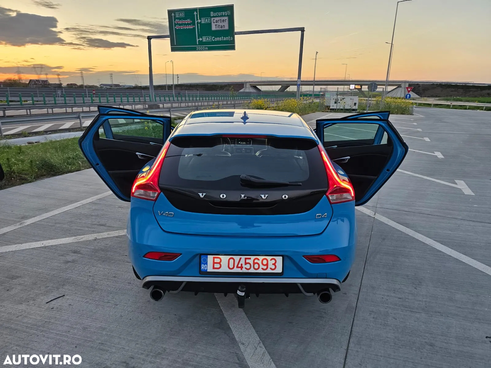 Volvo V40 D4 VEA R-Design - 9