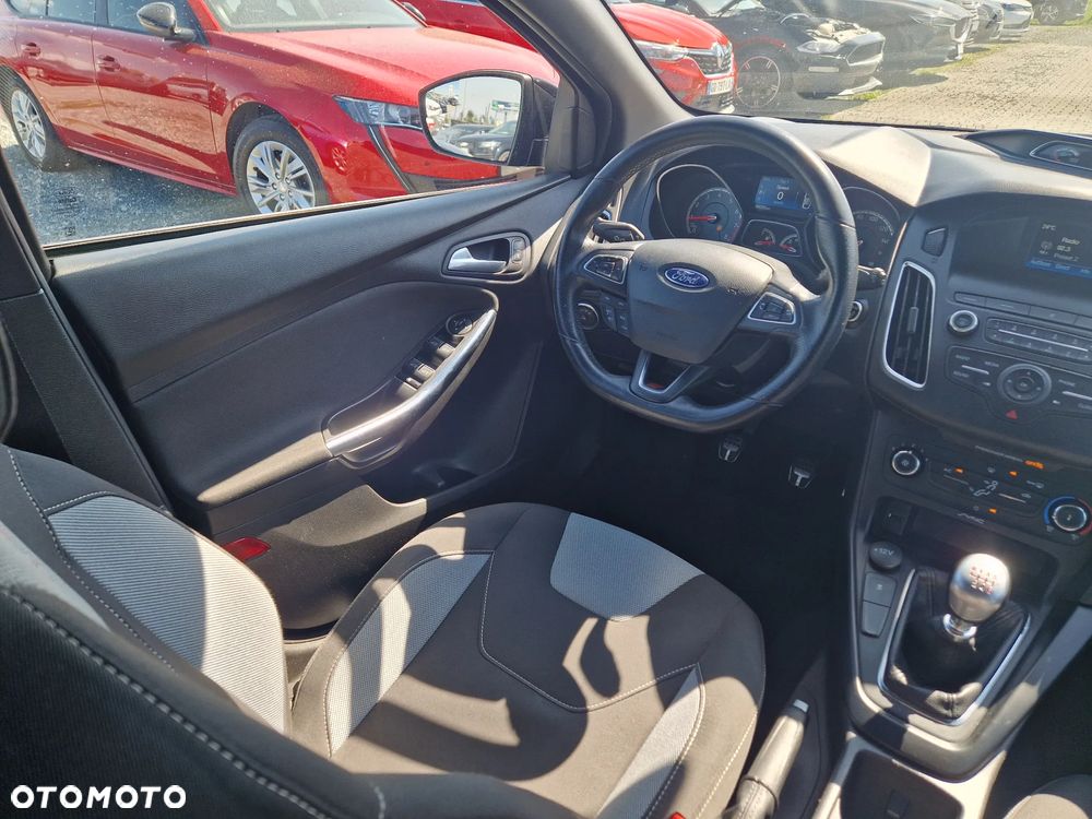Ford Focus - 25