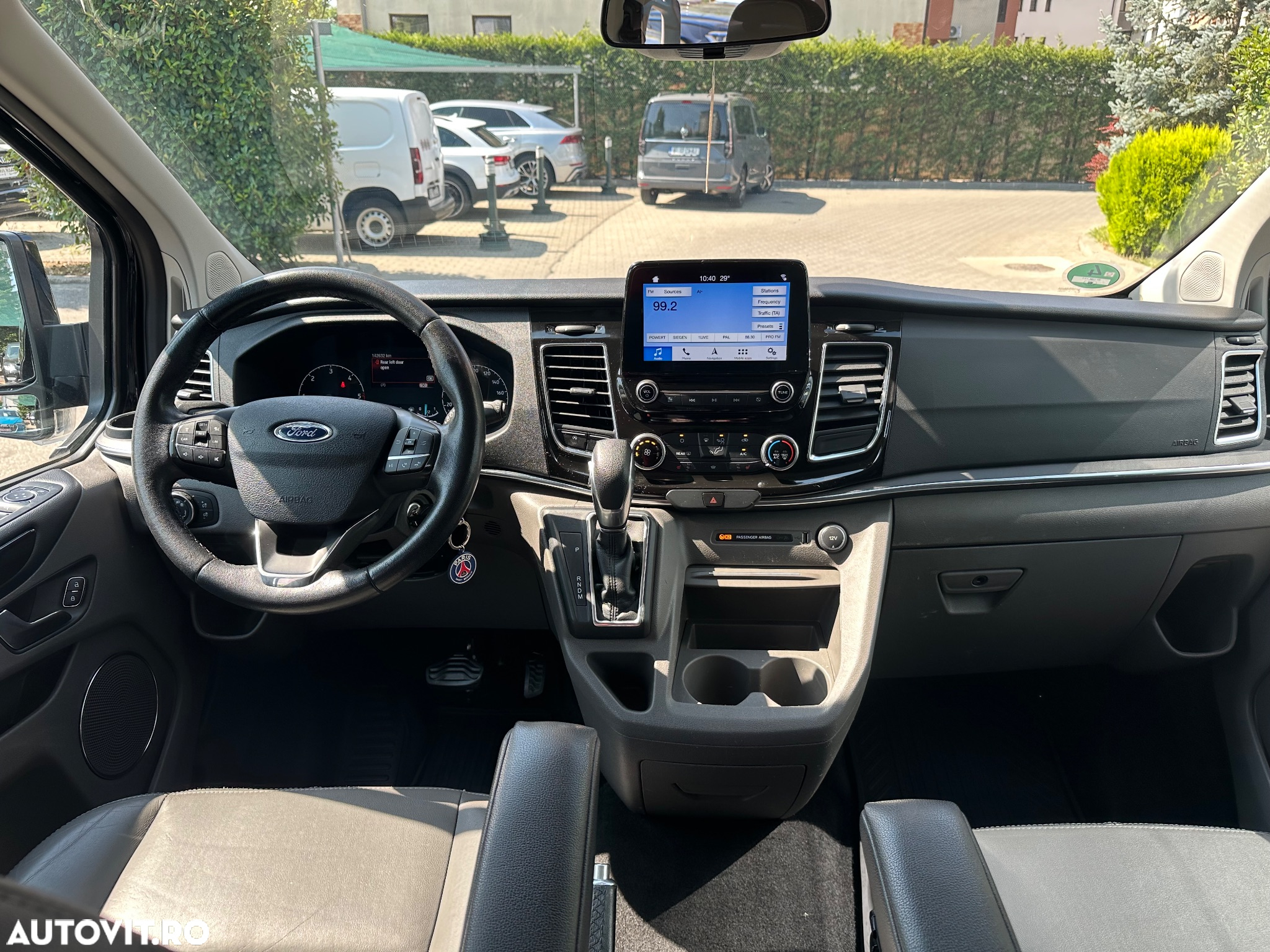 Ford Tourneo Custom Bus 320 2.0 EcoBlue 170 CP L2H1 Titanium Aut. - 6