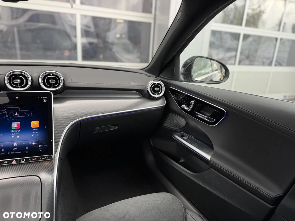 Mercedes-Benz Klasa C 180 9G-TRONIC AMG Line Advanced - 16