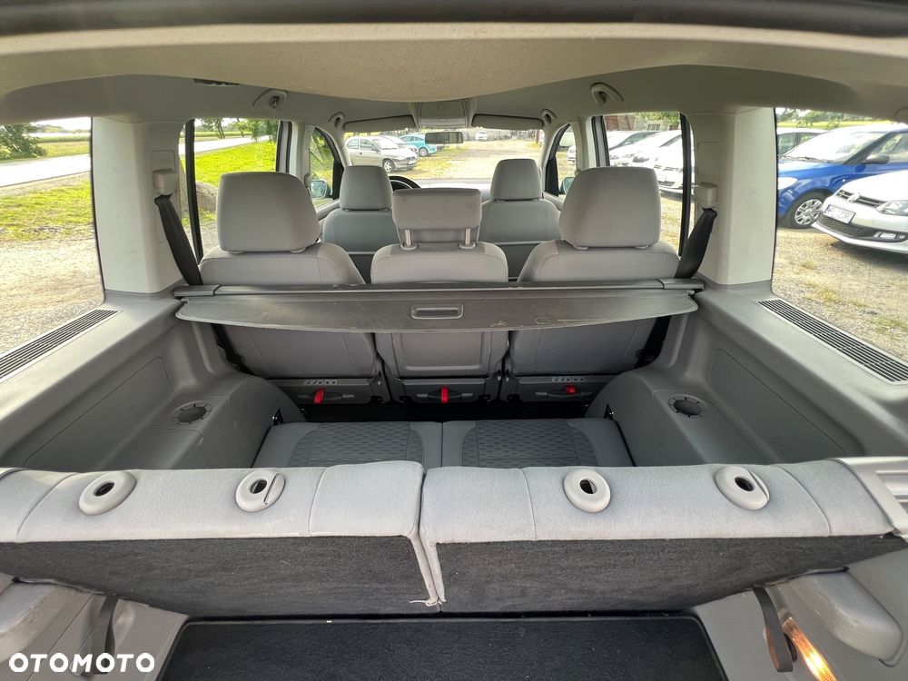 Volkswagen Touran - 7