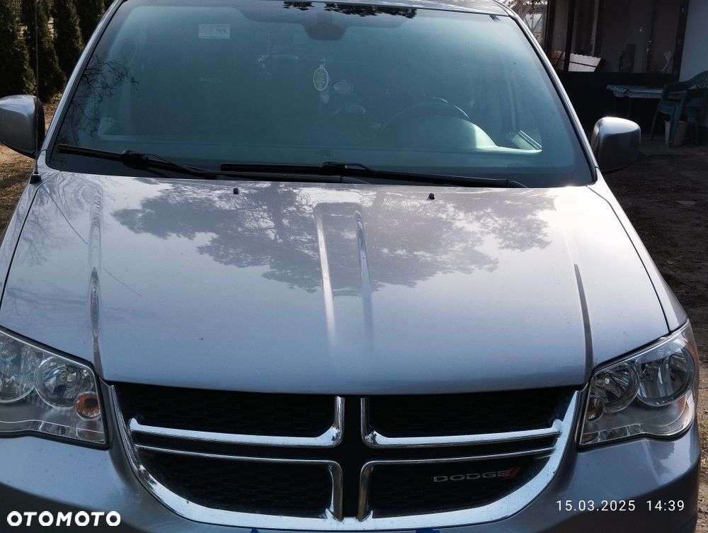 Dodge Grand Caravan - 2