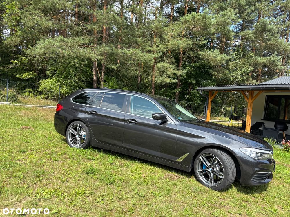 BMW Seria 5 530i Touring - 13