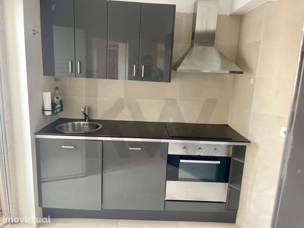 T2 com muita luz nos Capuchos | Equipado e semi-mobilado | Centro de L - Grande imagem: 4/29