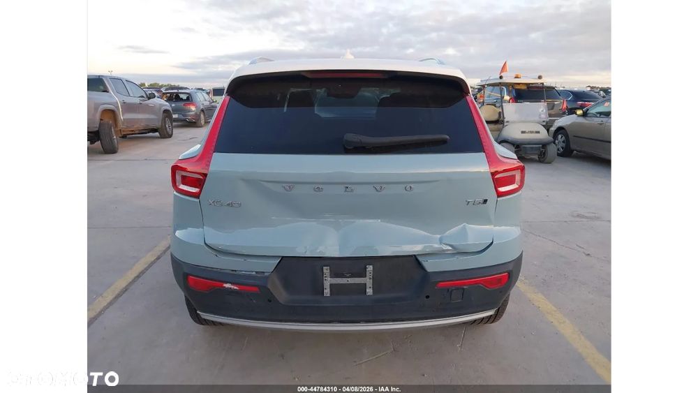 Volvo XC 40 T5 AWD Momentum - 8