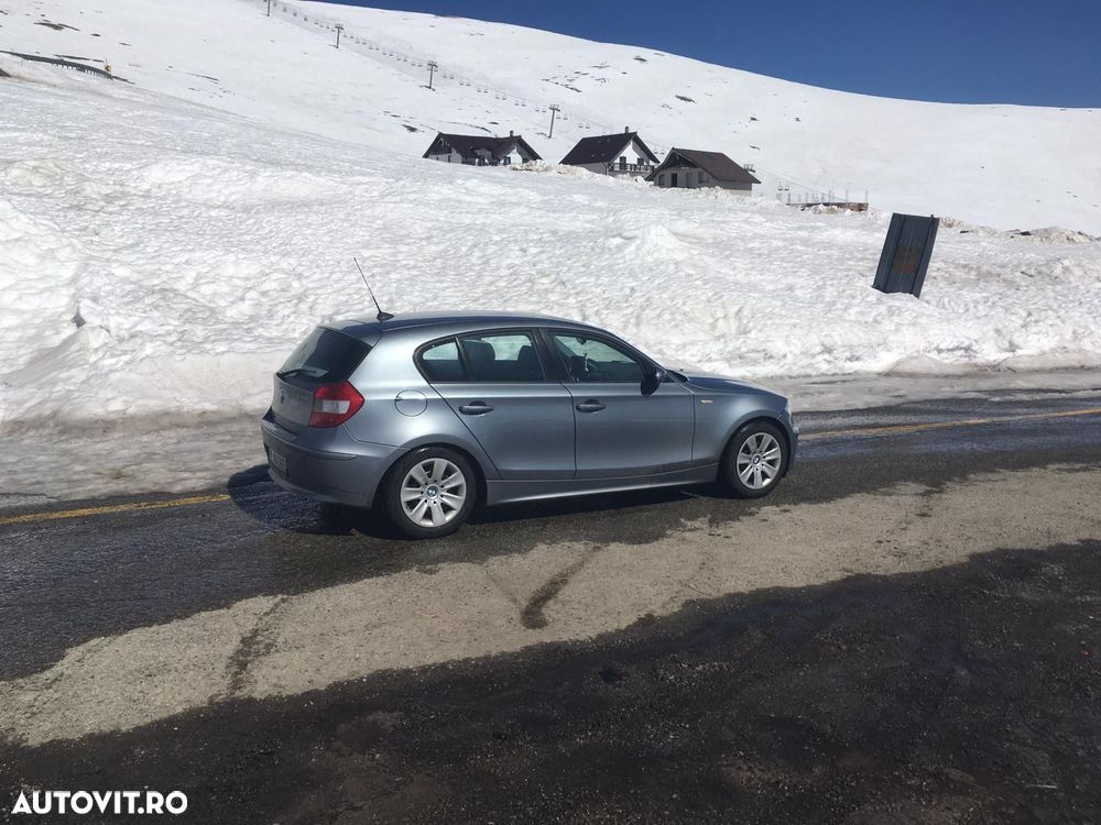 BMW Seria 1 120i - 24