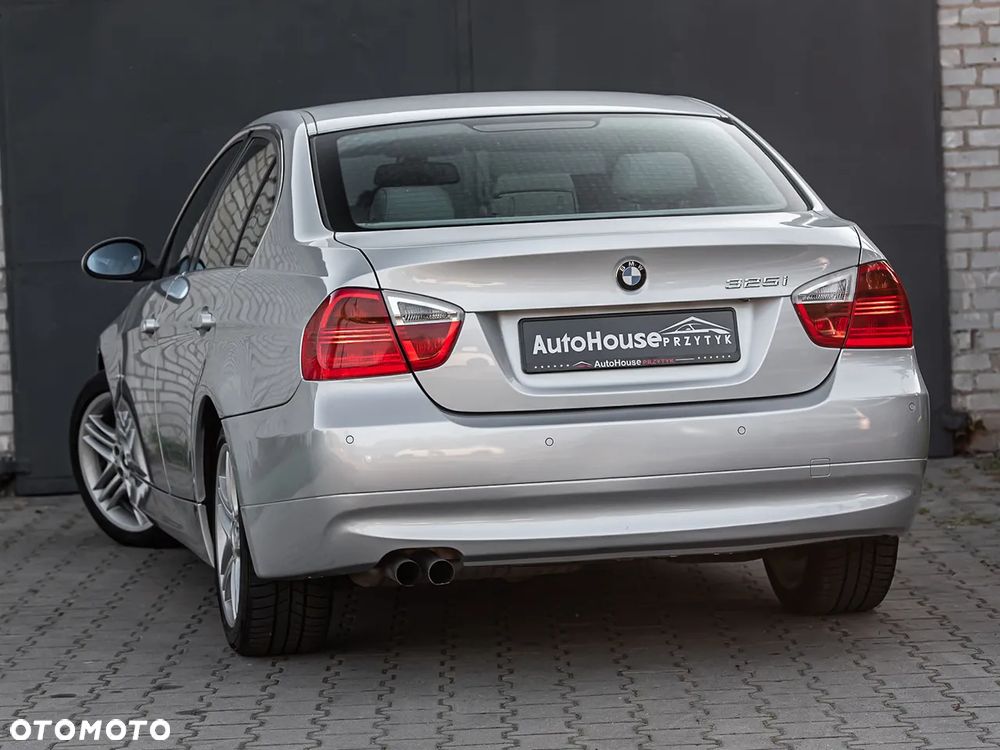 BMW Seria 3 325i - 7