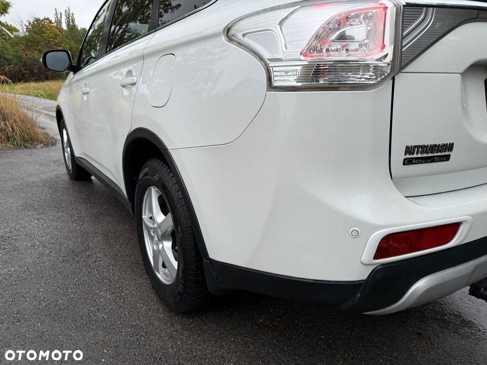 Mitsubishi Outlander - 25