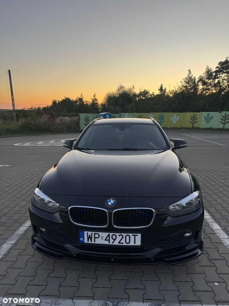 BMW Seria 3 318d Touring - 1