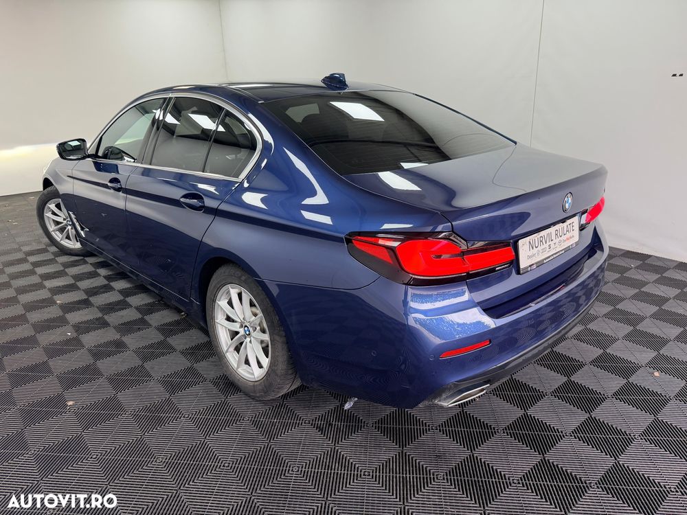 BMW Seria 5 520d xDrive AT - 36