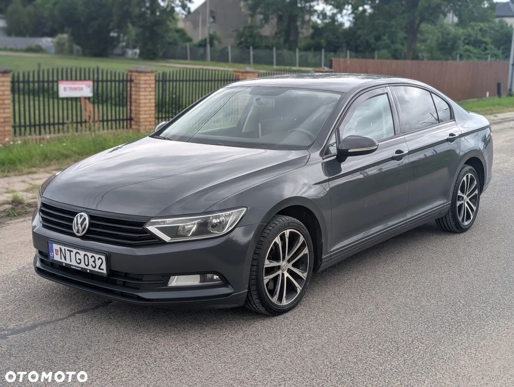 Volkswagen Passat 1.6 TDI Comfortline - 8