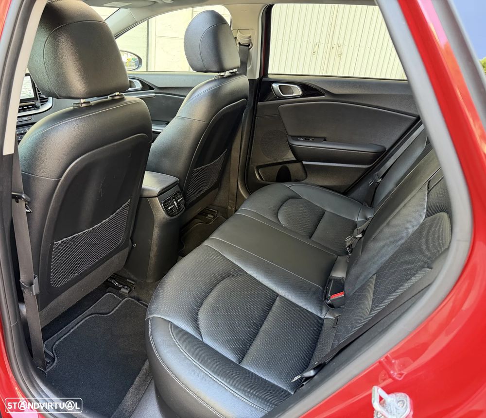 Kia Ceed SW 1.6 CRDi DCT Platinum Edition - 29