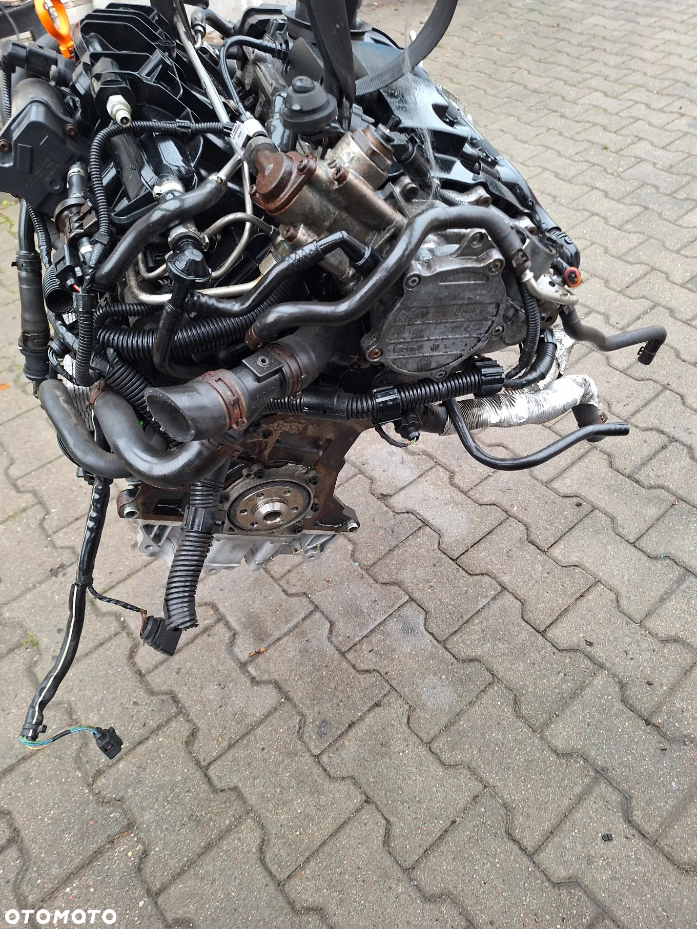 SILNIK KOMPLETNY AXX 2.0 TFSI - A3 - 4