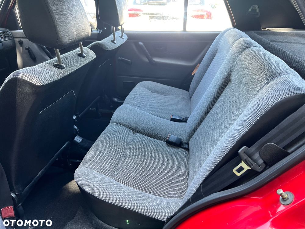 Volkswagen Golf - 31