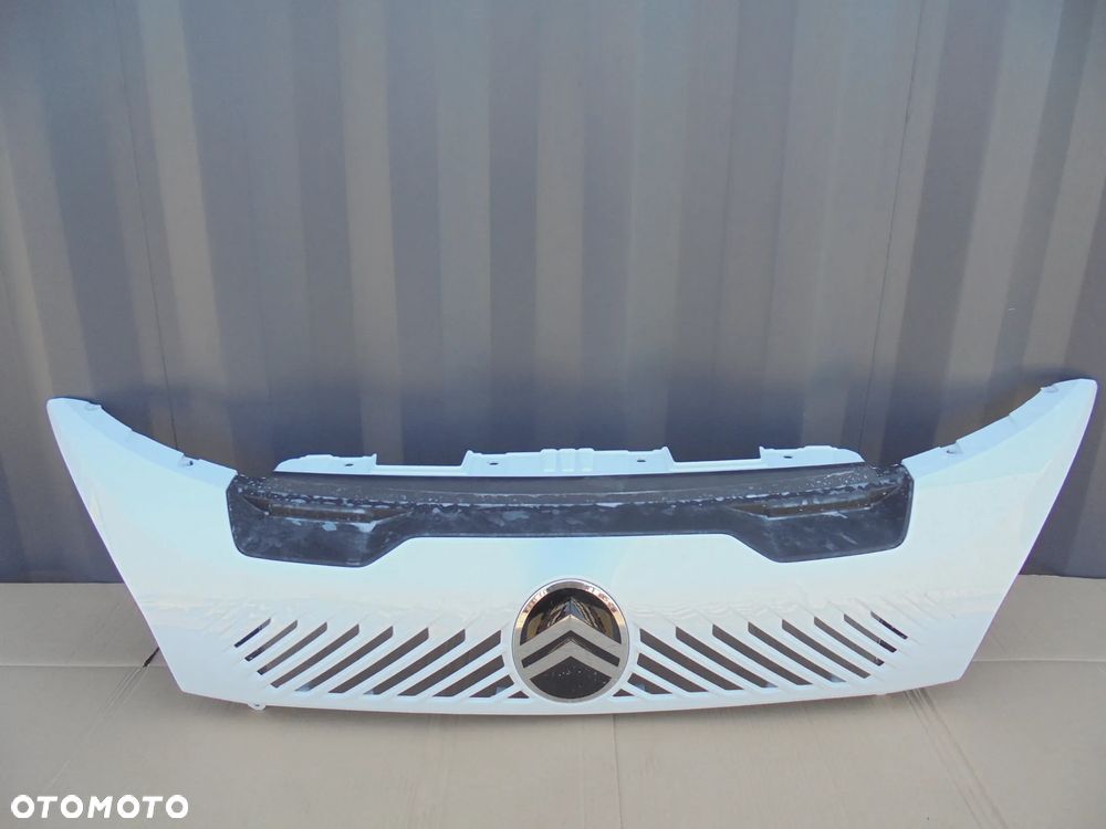 MASKOWNICA ATRAPA GRILL CITROEN JUMPER 2025- UR549/B BIANCO OE 735782799 - 2