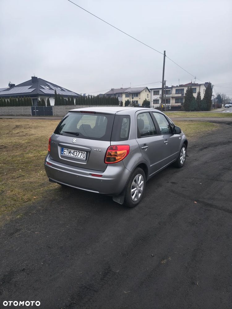 Suzuki SX4 1.5 Comfort - 8