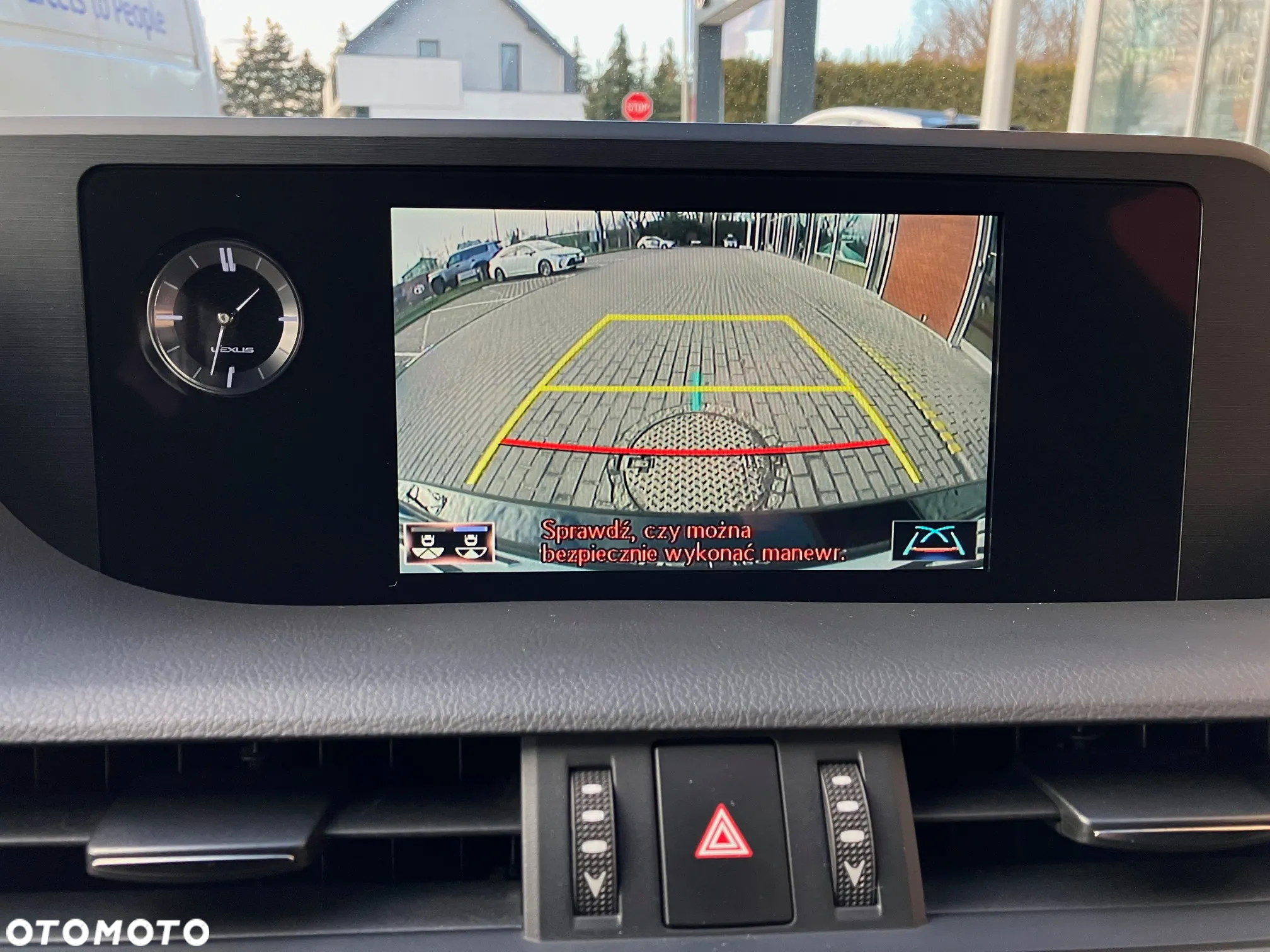 Lexus ES 300h F Sport - 25