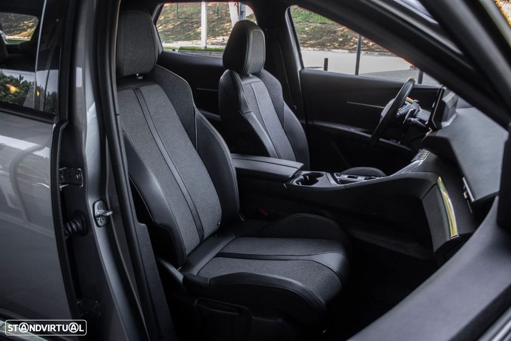 Peugeot 3008 225 e-EAT8 Allure Pack - 25