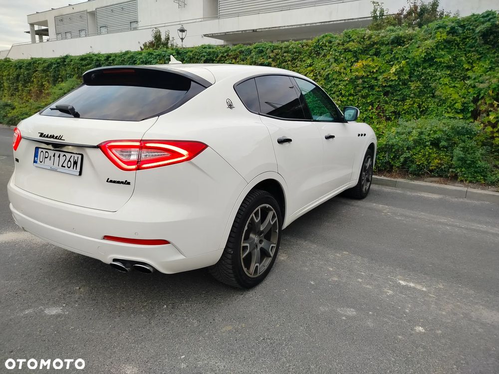 Maserati Levante - 3