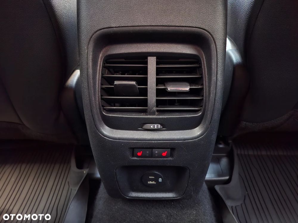 Ford Kuga 2.5 FHEV AWD Titanium X - 19