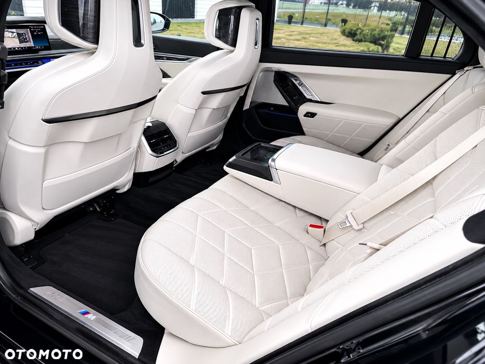 BMW Seria 7 730Ld xDrive mHEV - 11