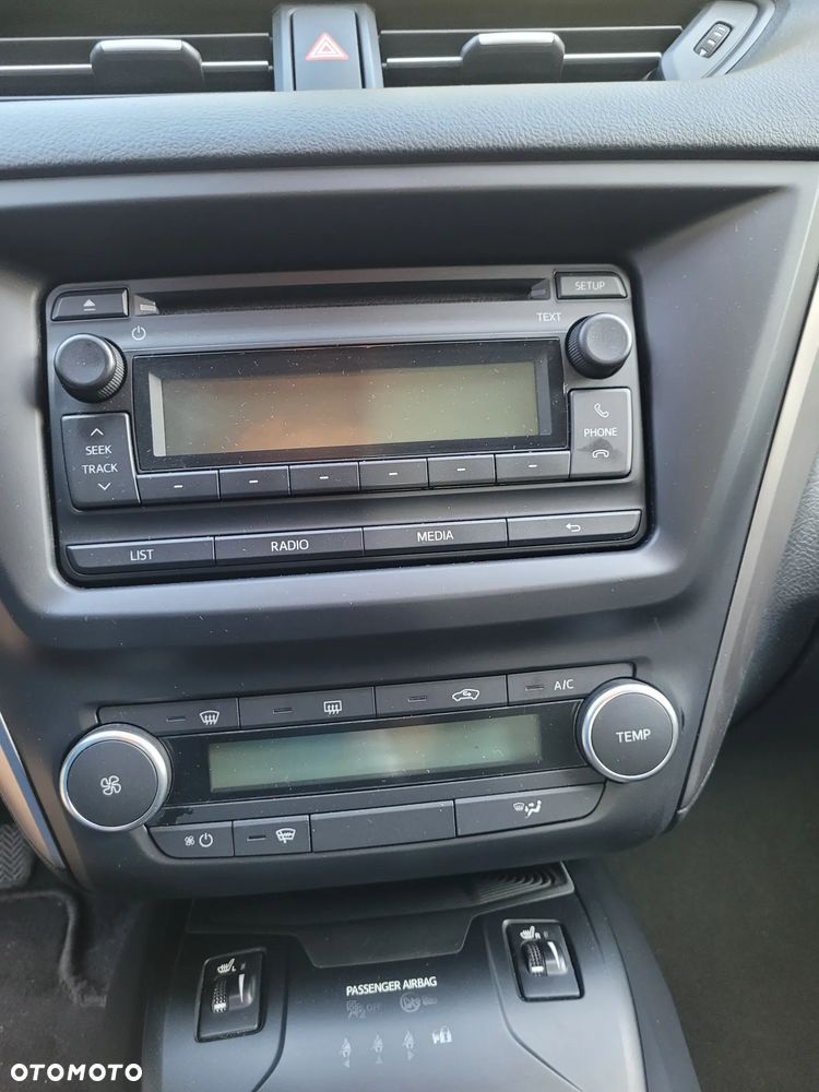 Toyota Avensis 1.6 Life - 18