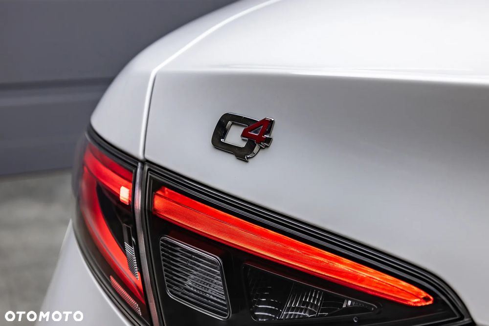 Alfa Romeo Giulia 2.0 Turbo 16V AT8-Q4 Veloce - 35