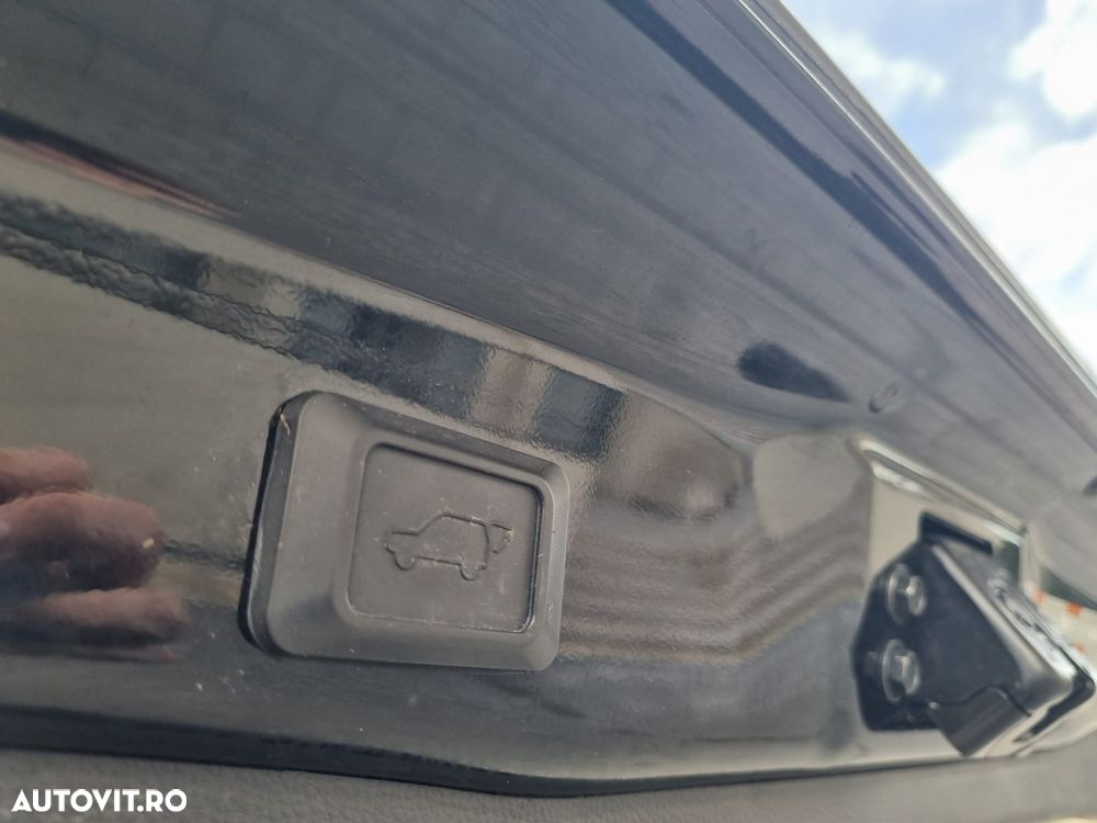 Toyota RAV4 2.5 PHEV VVT-iE 4x4 Style Bi-Tone - 20