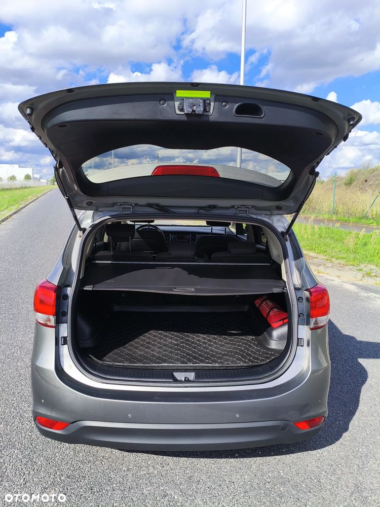 Kia Carens - 9