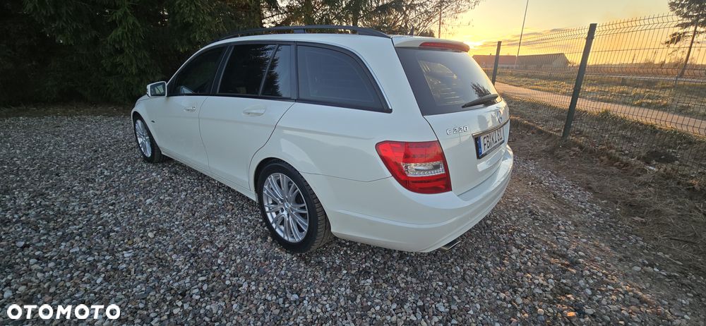 Mercedes-Benz Klasa C 220 CDI BlueEff Avantgarde - 4