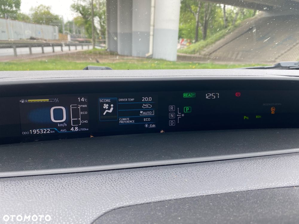 Toyota Prius Hybrid Comfort - 17