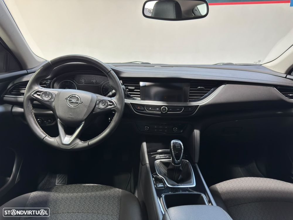 Opel Insignia Grand Sport 1.6 CDTi Business Edition — fotografia 12