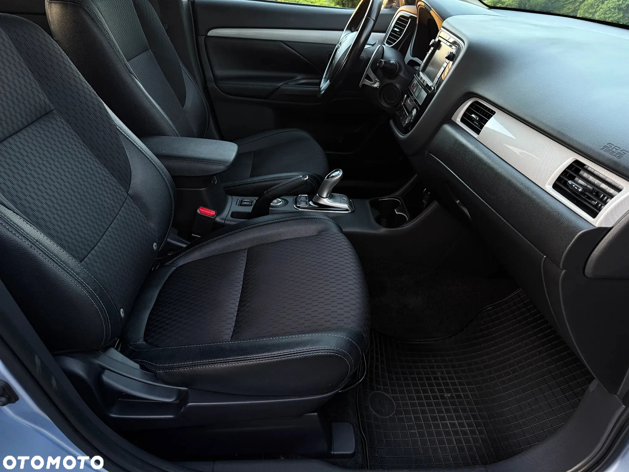Mitsubishi Outlander 2.0 4WD Plug-In Hybrid Top - 39