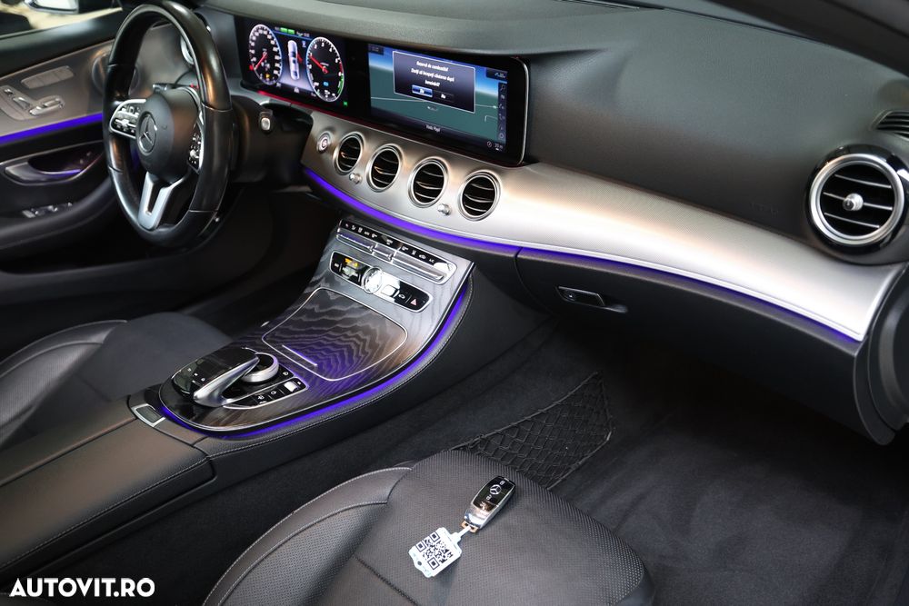 Mercedes-Benz E 300 de 4Matic 9G-TRONIC AMG Line - 38