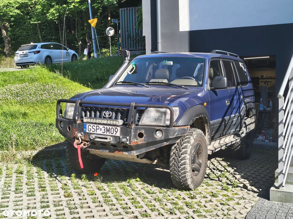 Toyota Land Cruiser - 2