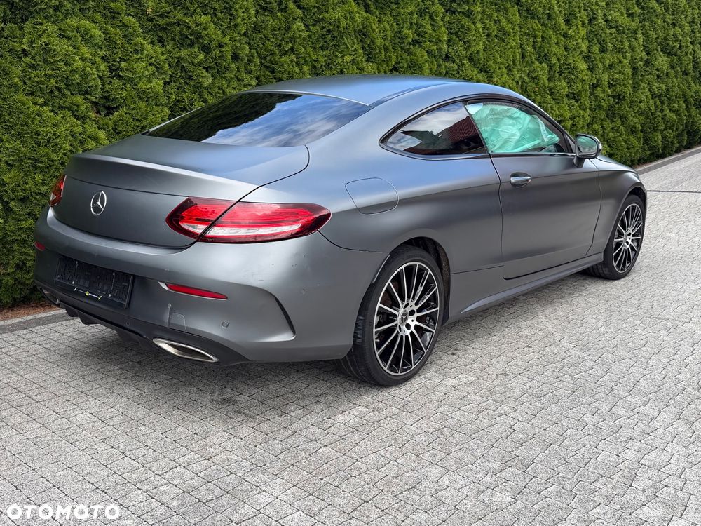 Mercedes-Benz Klasa C 200 4Matic 9G-TRONIC AMG Line - 3