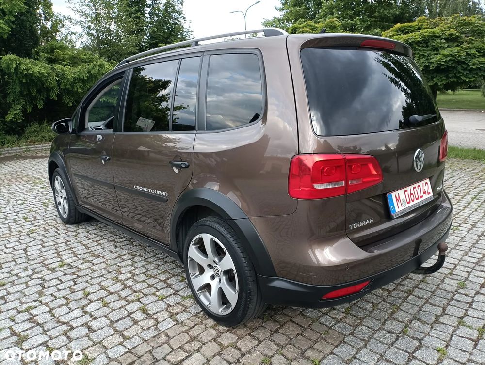 Volkswagen Touran 2.0 TDI DPF Cross - 9