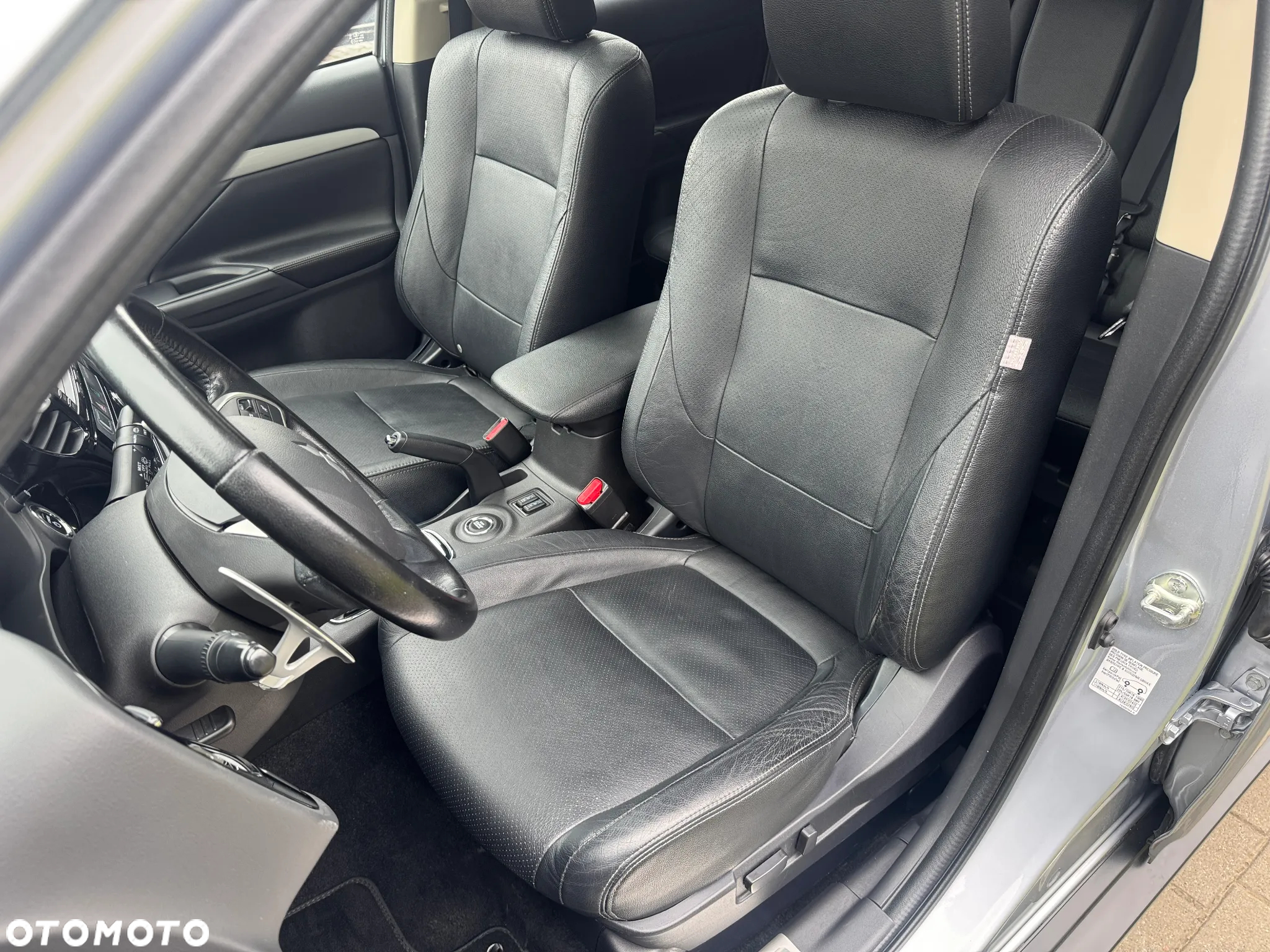 Mitsubishi Outlander PHEV Instyle NAVI + - 13