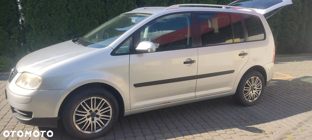 Volkswagen Touran 1.9 TDI Highline - 16