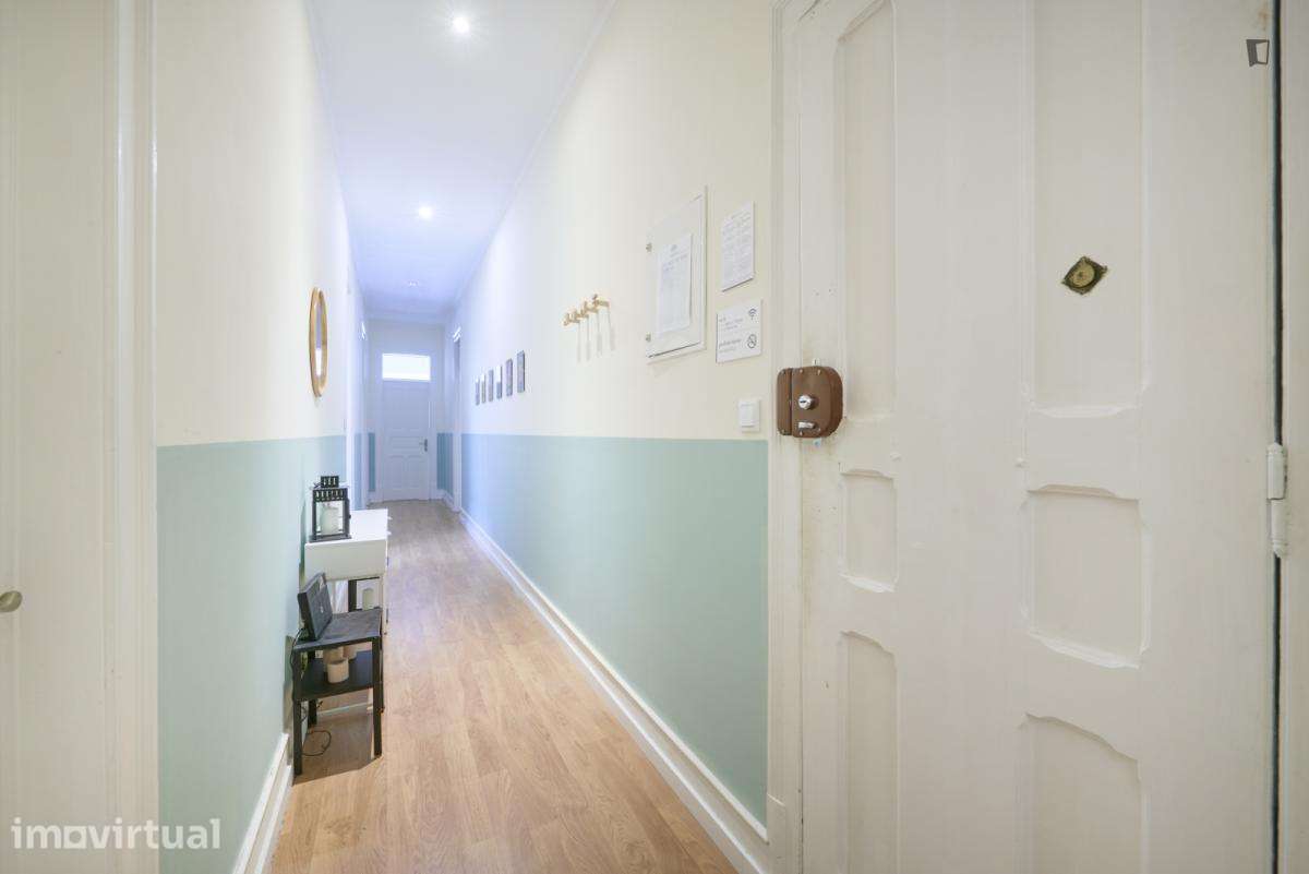 Quarto - localizado em Marquês de Pombal Lisbon - Grande imagem: 5/23