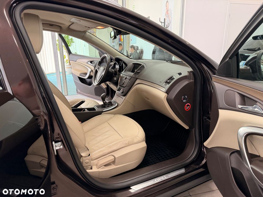 Opel Insignia - 30