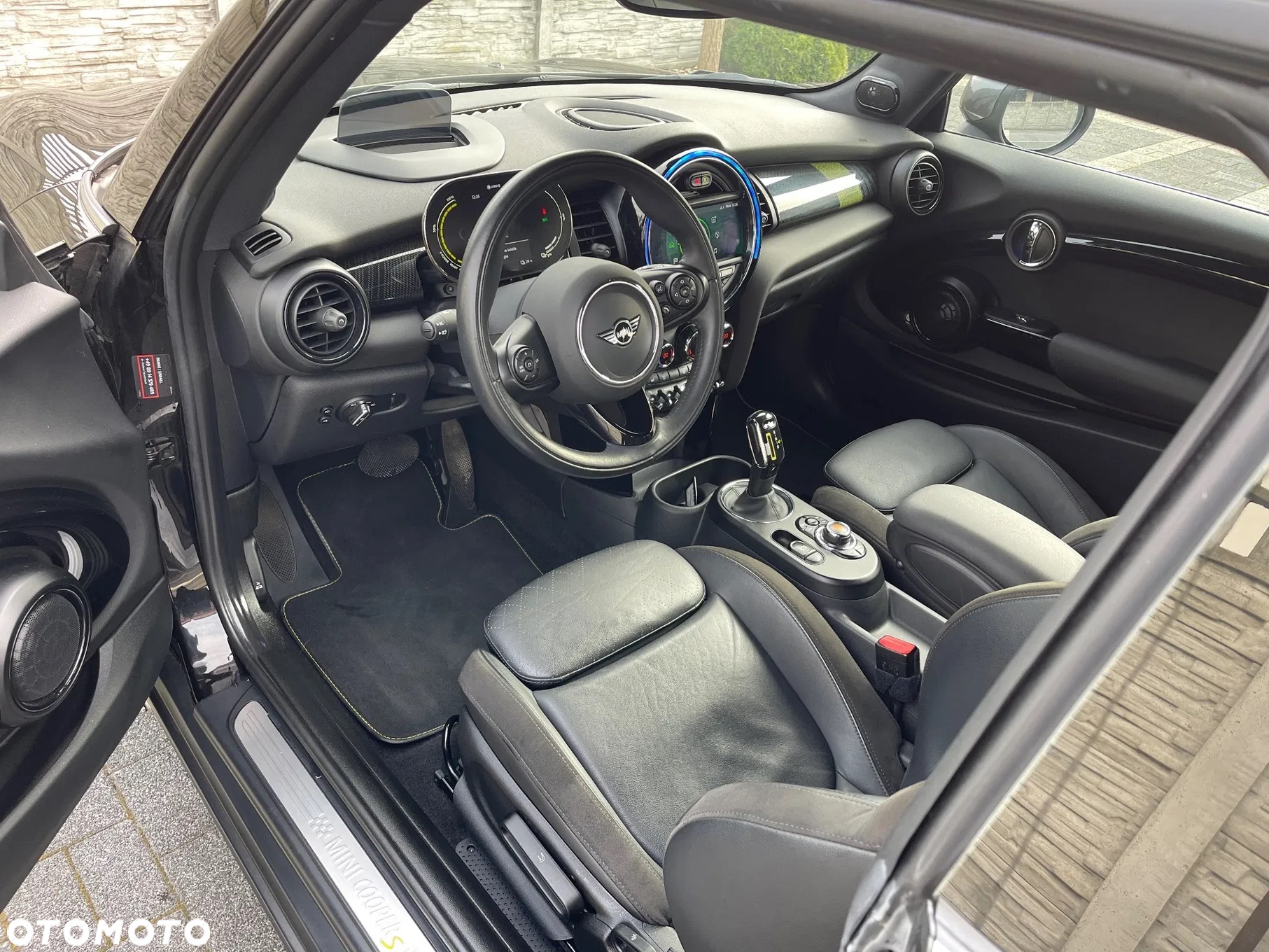 MINI Cooper SE Electric Trim - 16