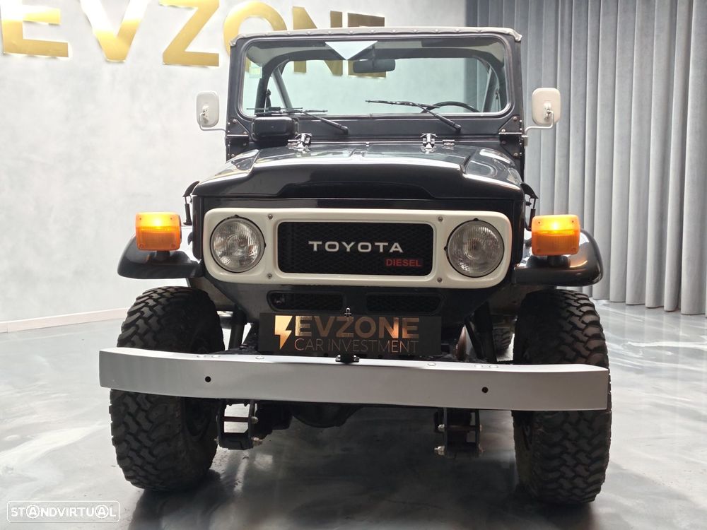 Toyota Land Cruiser - 2