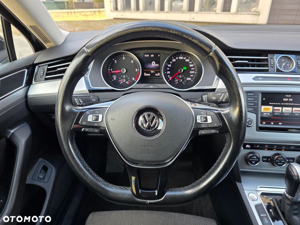 Volkswagen Passat - 18