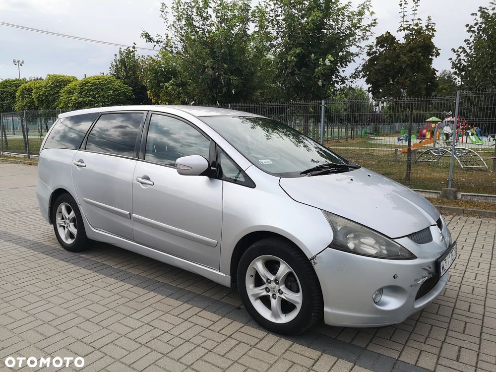 Mitsubishi Grandis - 1